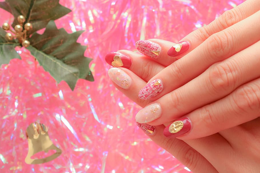 Step-by-Step Guide: Applying Nail Stickers for a Flawless Nail Art Look